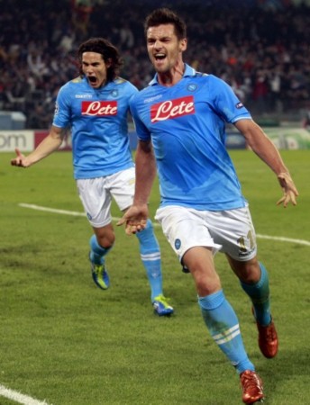 她需要利用 她需要利用